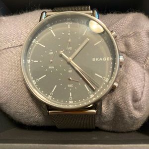 Silver chronograph skagen watch